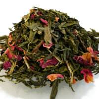 Grüner Tee mit Rosen Blüten. kbA